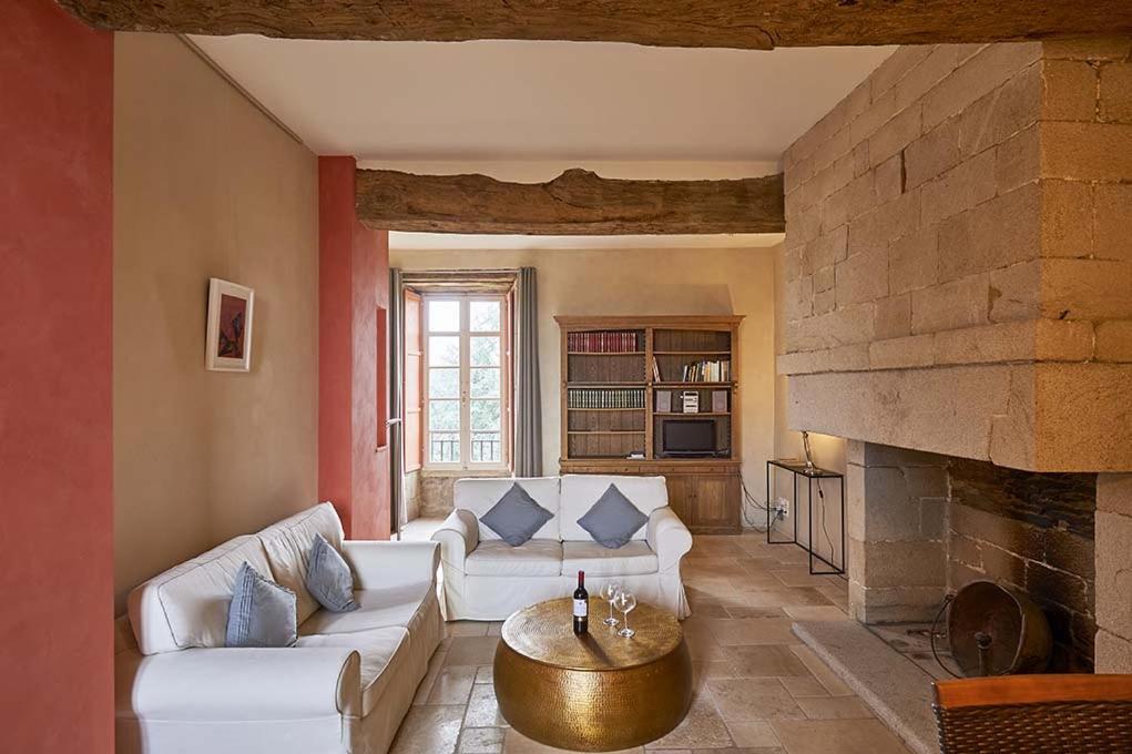 Gite Le Logis - Manoir Le Plessix Madeuc Corseul Exterior photo